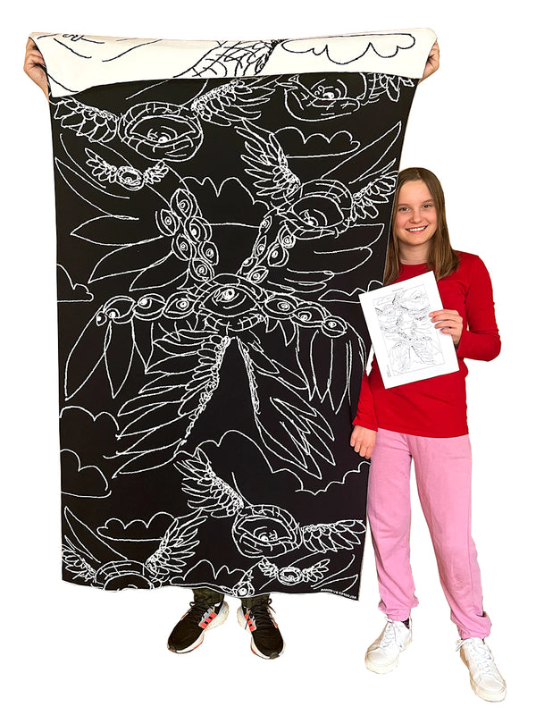 Design your own throw blanket with Relooped by You. No prints, but soft, high-quality knitwear. Your knitted blanket is made of soft and sustainable cotton. It is a perfect accessory for the couch.