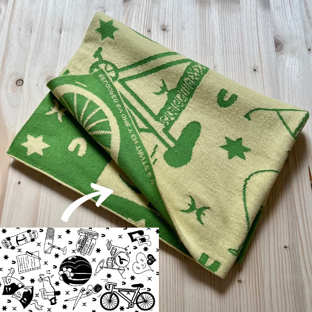 Entdecken Sie die gestrickten Babydecken von Relooped by You: Eine wunderschöne gestrickte Babydecke mit einzigartigen Zeichnungen. Das Design wurde von einer unserer Kundinnen entworfen. Ein einzigartiges und persönliches Geschenk für die Mutterschaft.