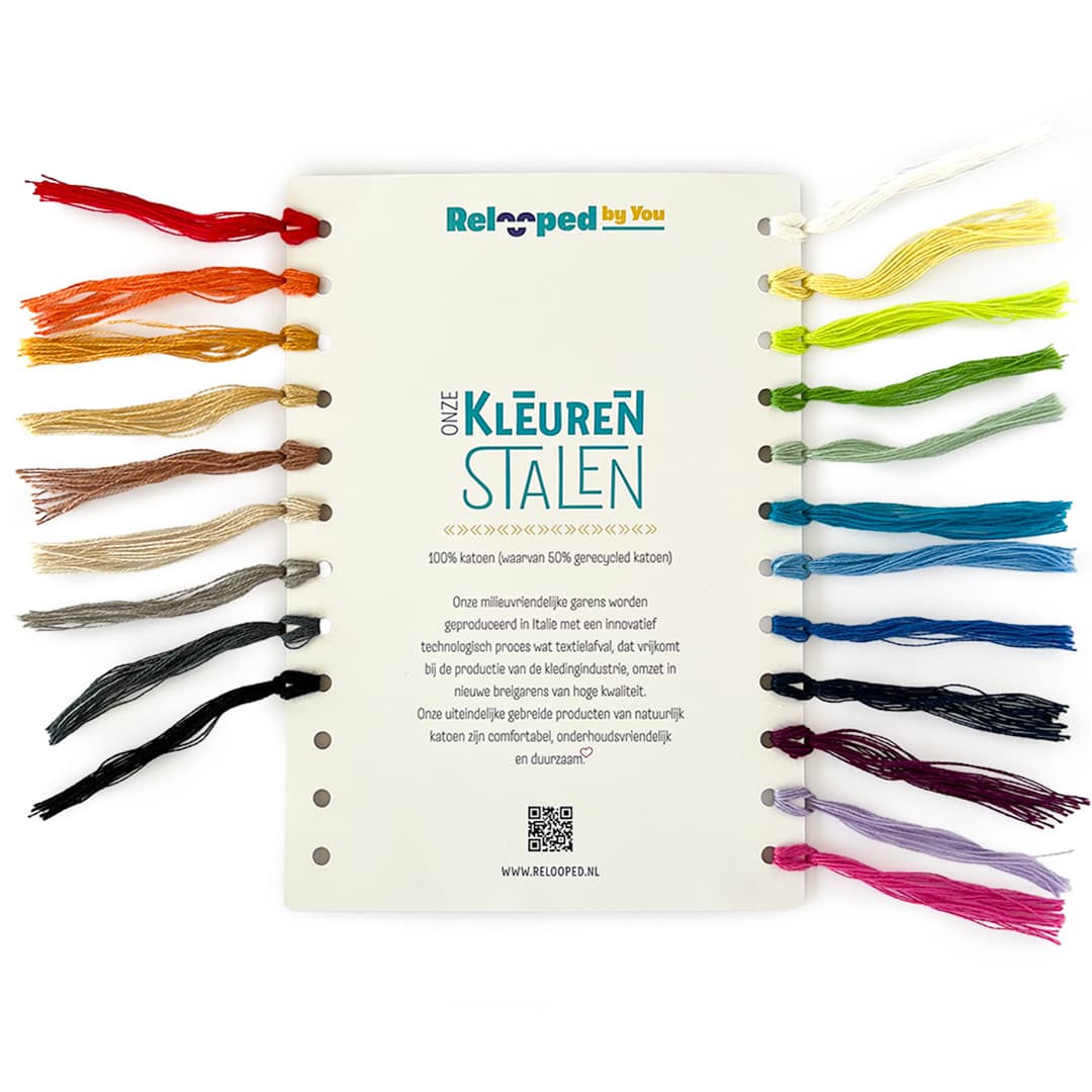 Met de kleurstalen van Relooped by You kun je alle kleuren breigarens uit onze garenbibliotheek bekijken. Je kunt de kleurstalen gratis bestellen. Zo kun je gemakkelijk de kleuren kiezen voor je volgende ontwerp voor je eigen sjaal of een deken.