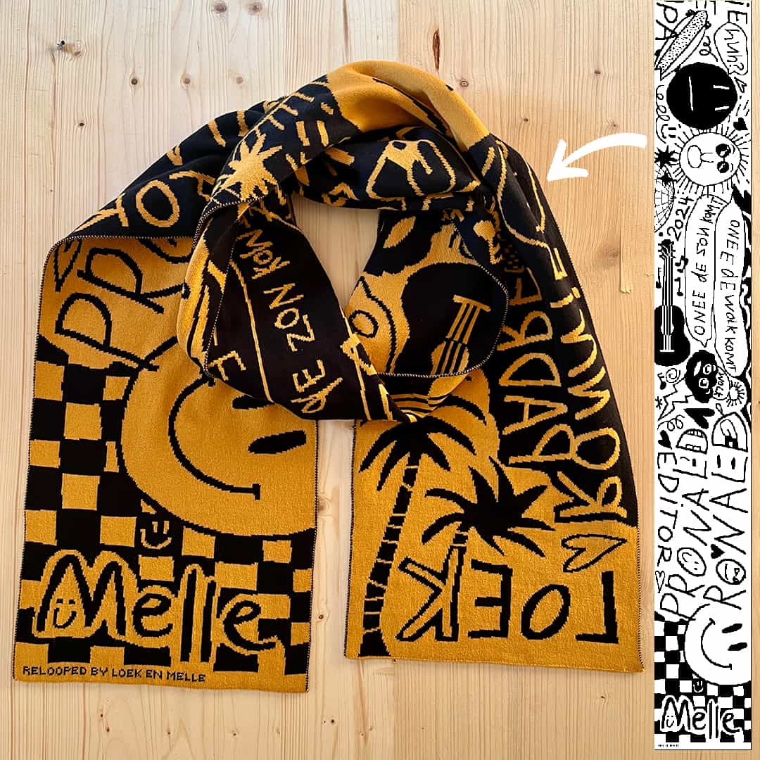 Gebreide sjaal met grafisch ontwerp, gebaseerd op een handgetekende illustratie